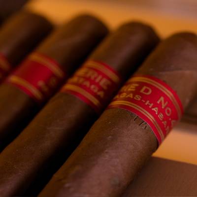 Restoran-Nebo-i-Zemlja-Cigare-Rocky-Patel-Decade-Torpedo-1